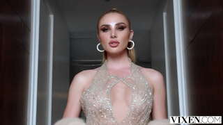 МЕГЕРА Искиткеч красотка трахается бу горячем лесбийском сексе втроем