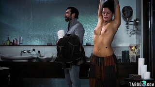 Busty դեռահասը կոպիտ մինետ հետ извращенцем lendlord exchange a free room